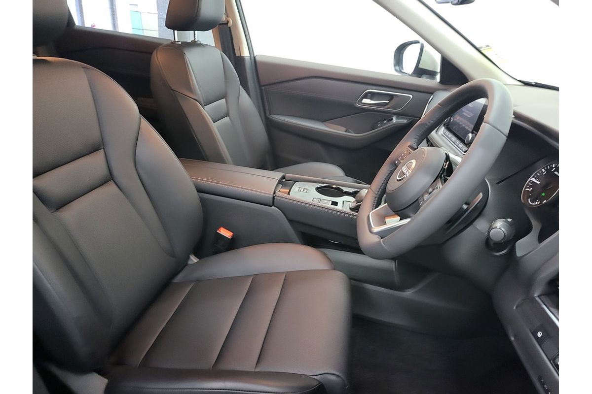 2025 Nissan X-TRAIL ST-L T33