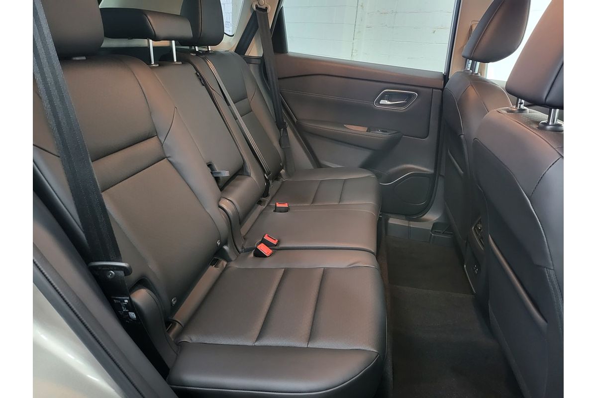 2025 Nissan X-TRAIL ST-L T33