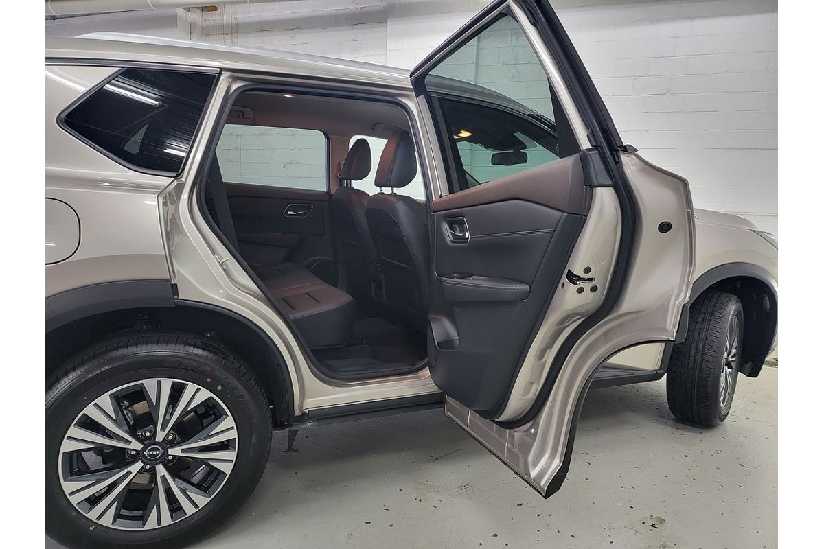 2025 Nissan X-TRAIL ST-L T33