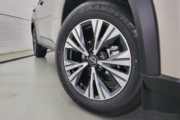 2025 Nissan X-TRAIL ST-L T33