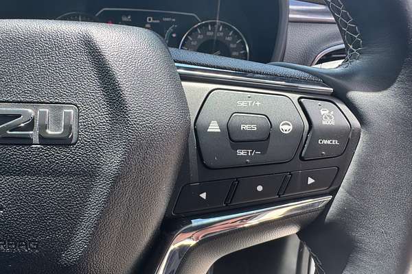 2023 Isuzu MU-X LS-T