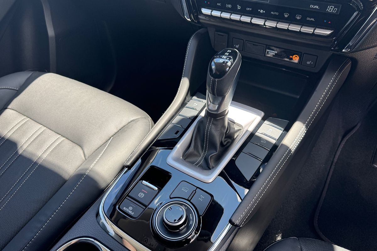 2023 Isuzu MU-X LS-T