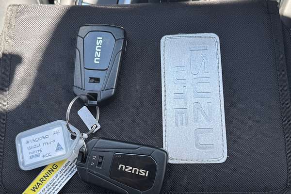 2023 Isuzu MU-X LS-T