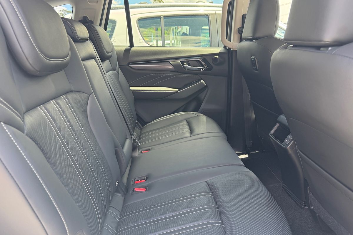 2023 Isuzu MU-X LS-T