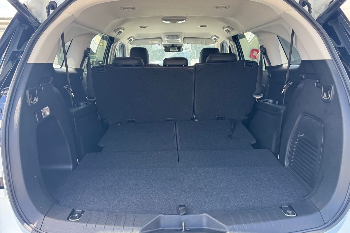 2023 Isuzu MU-X LS-T