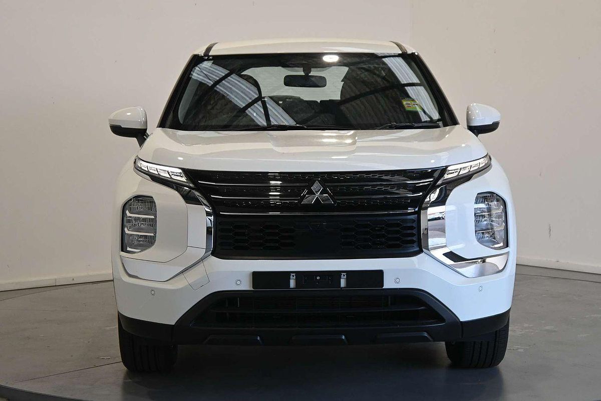 2024 Mitsubishi Outlander PHEV ES ZM