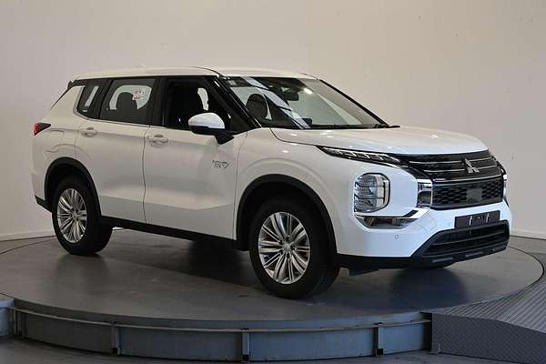 2024 Mitsubishi Outlander PHEV ES ZM