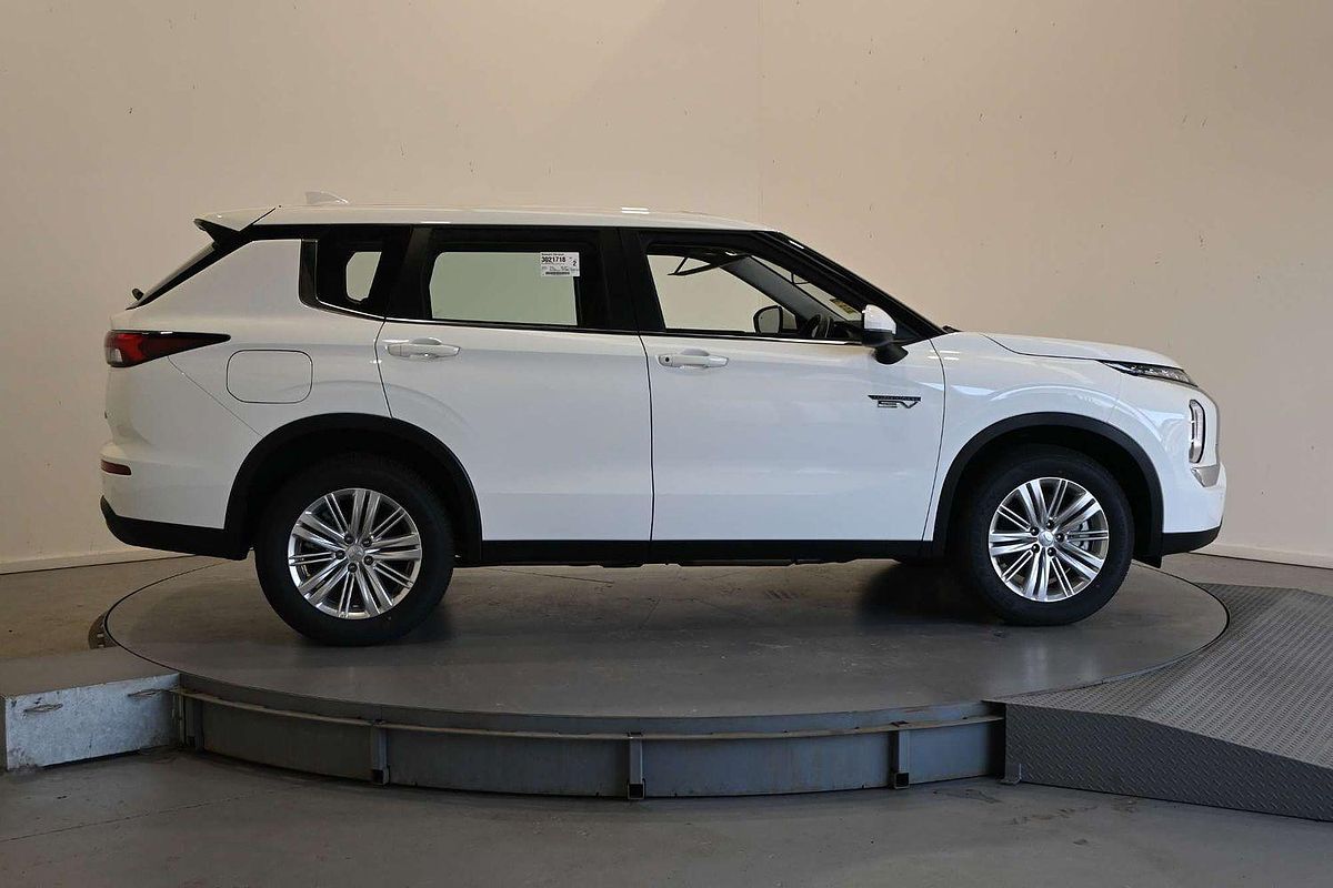 2024 Mitsubishi Outlander PHEV ES ZM
