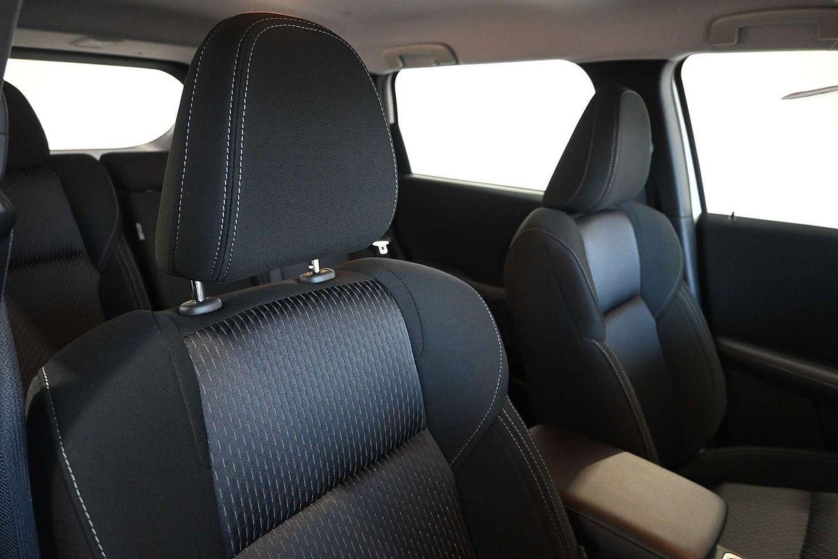 2024 Mitsubishi Outlander PHEV ES ZM