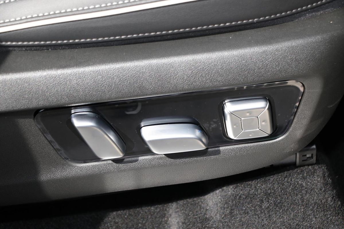 2025 GWM Tank 300 Ultra P01