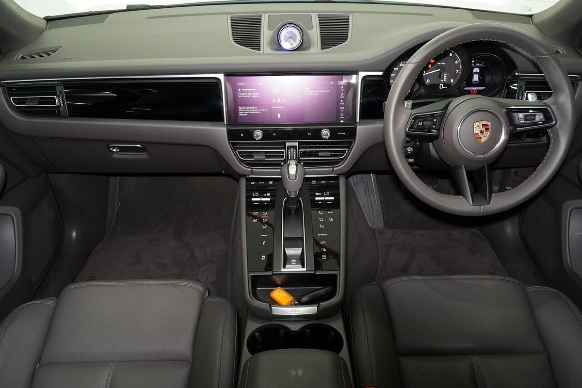 2024 Porsche Macan 95B