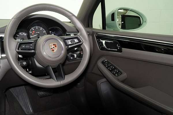 2024 Porsche Macan 95B