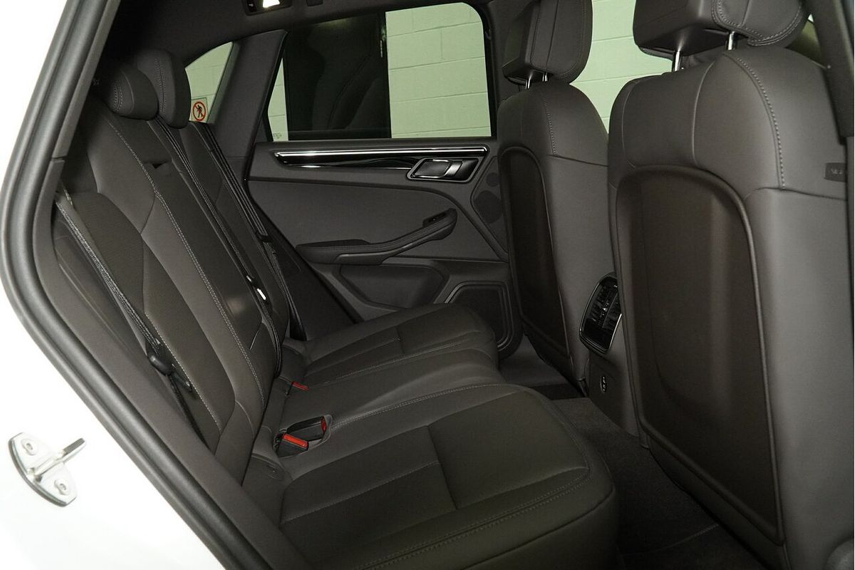 2024 Porsche Macan 95B