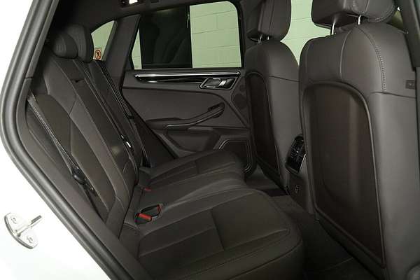 2024 Porsche Macan 95B