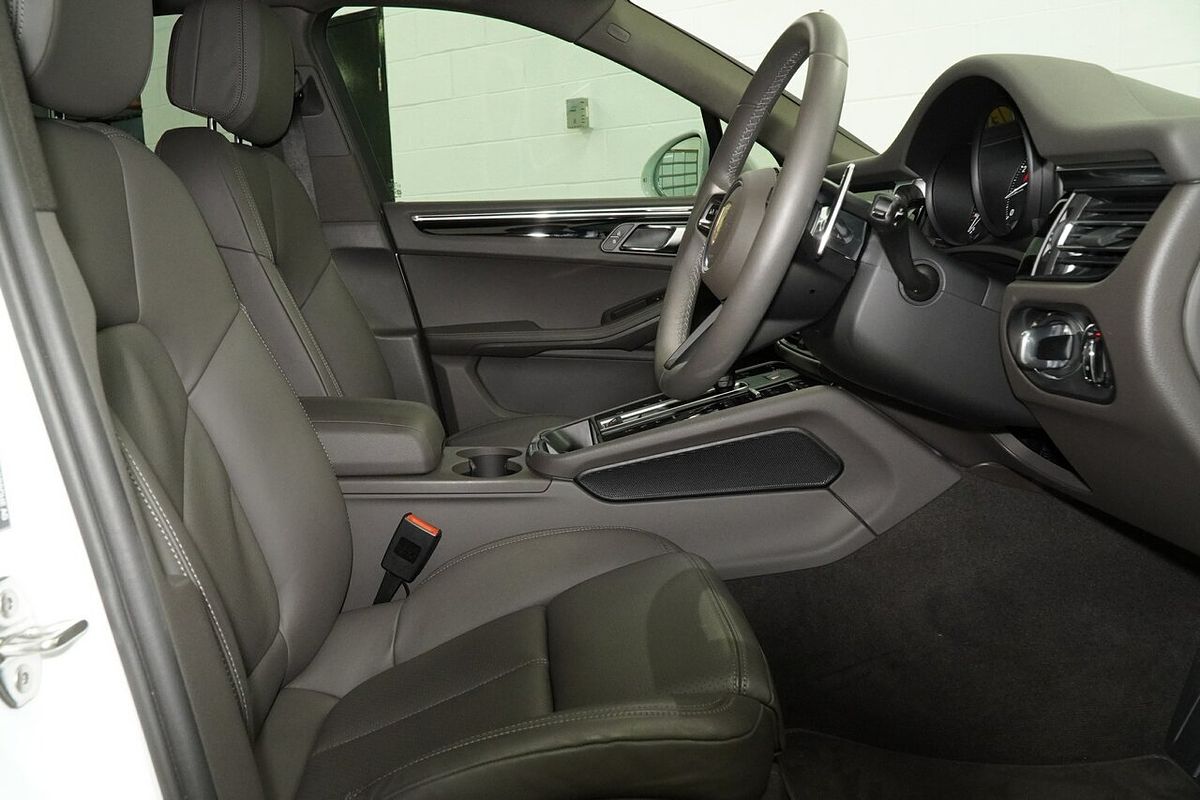 2024 Porsche Macan 95B