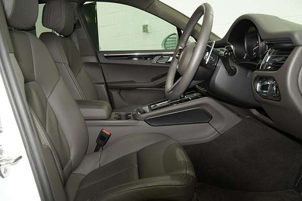 2024 Porsche Macan 95B