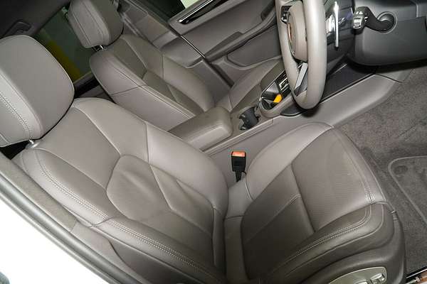 2024 Porsche Macan 95B