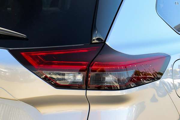 2025 Nissan X-TRAIL ST-L T33