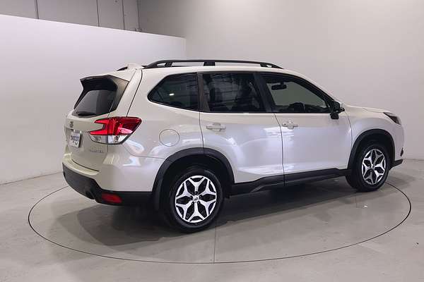2022 Subaru Forester 2.5i S5