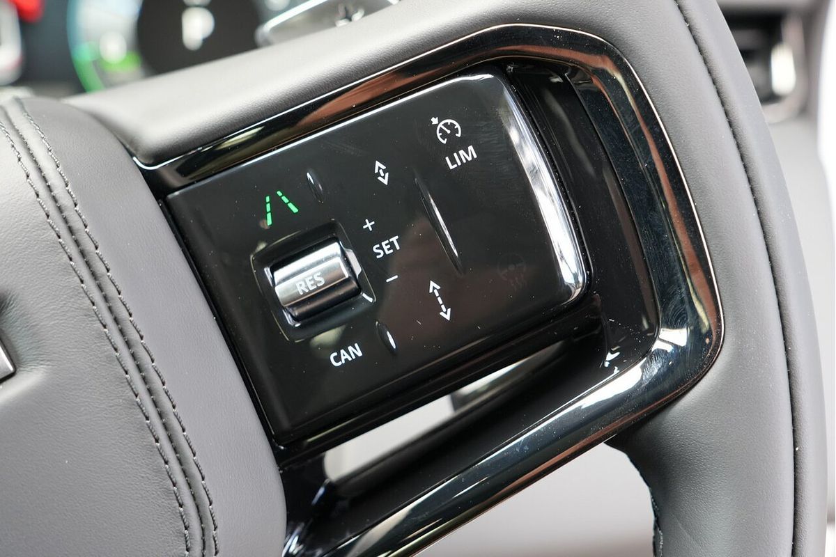 2025 Land Rover Range Rover Evoque P300e Autobiography L551