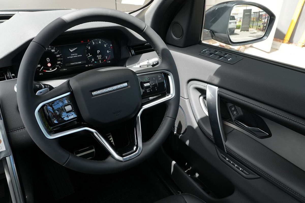 2025 Land Rover Discovery Sport P250 Dynamic SE L550