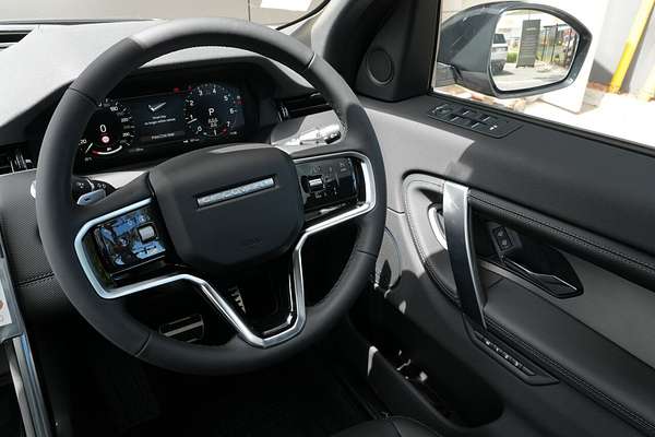 2025 Land Rover Discovery Sport P250 Dynamic SE L550