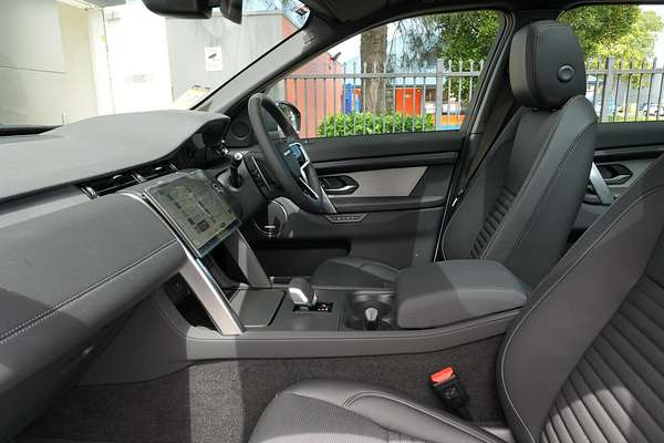 2025 Land Rover Discovery Sport P250 Dynamic SE L550