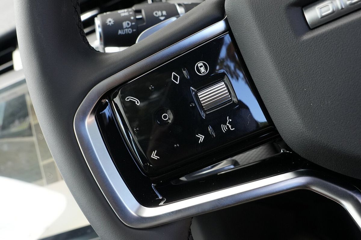 2025 Land Rover Discovery Sport P250 Dynamic SE L550