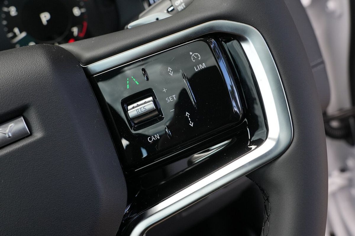 2025 Land Rover Discovery Sport P250 Dynamic SE L550