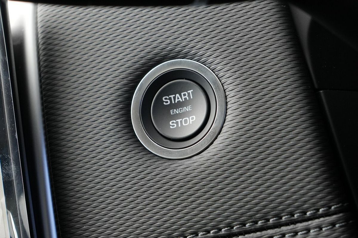 2025 Land Rover Discovery Sport P250 Dynamic SE L550