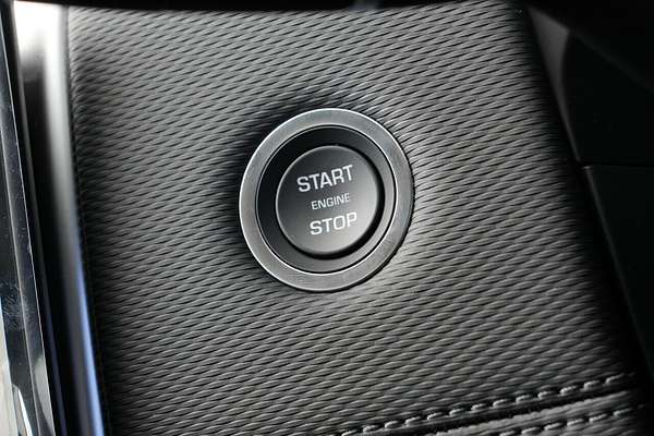 2025 Land Rover Discovery Sport P250 Dynamic SE L550