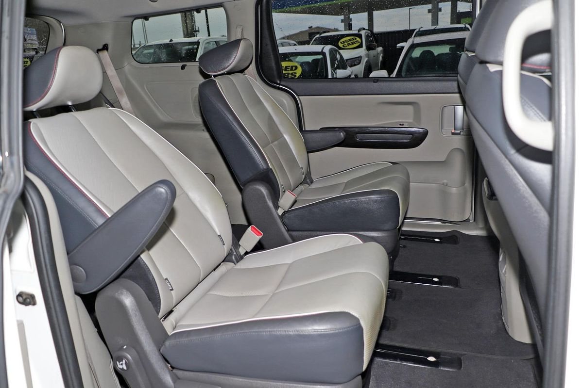 2018 Kia Carnival Platinum YP