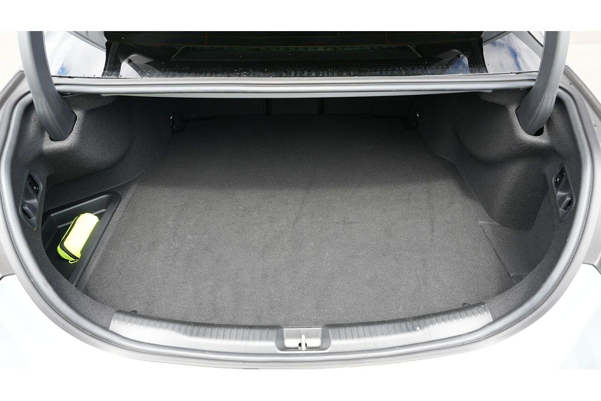 2025 Mercedes-Benz C-Class C350 e W206