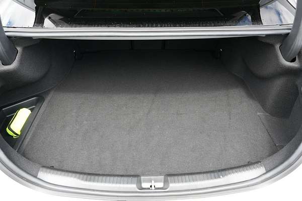 2025 Mercedes-Benz C-Class C350 e W206