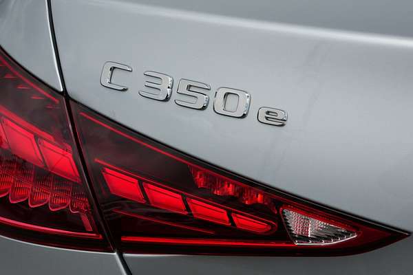 2025 Mercedes-Benz C-Class C350 e W206