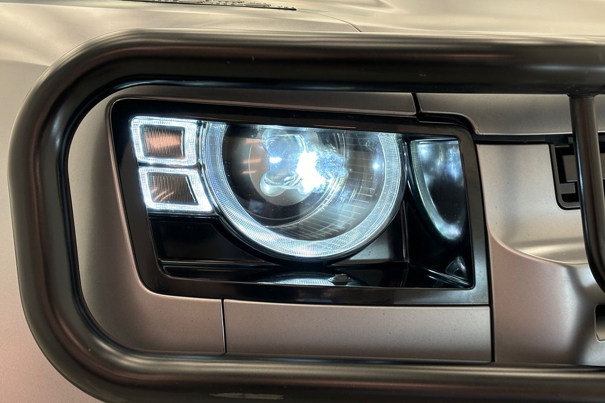 2021 Land Rover Defender 110 D300 X-Dynamic HSE L663