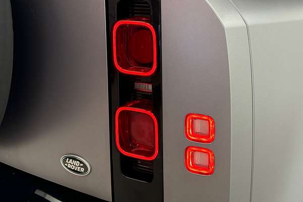 2021 Land Rover Defender 110 D300 X-Dynamic HSE L663