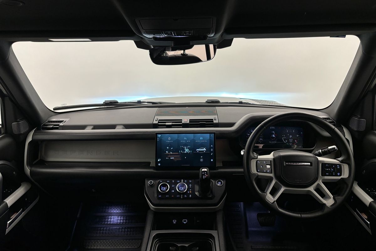 2021 Land Rover Defender 110 D300 X-Dynamic HSE L663