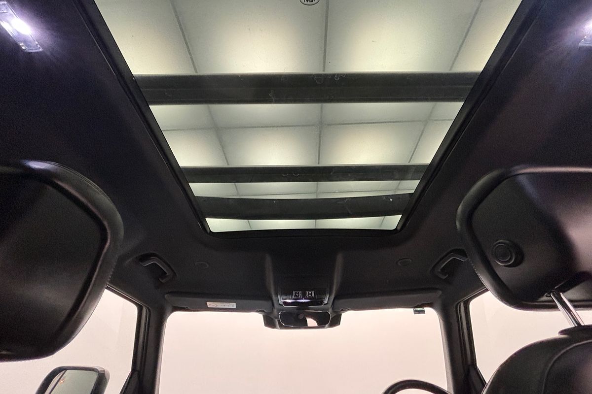 2021 Land Rover Defender 110 D300 X-Dynamic HSE L663