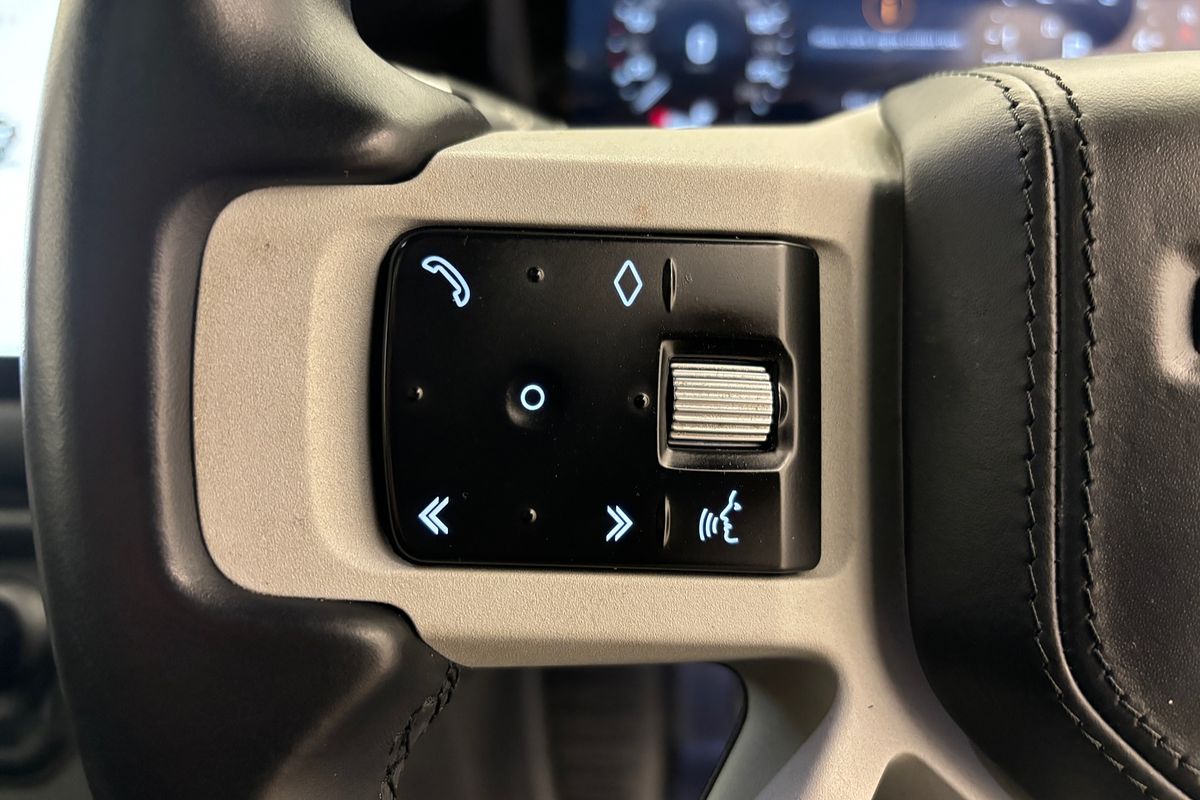 2021 Land Rover Defender 110 D300 X-Dynamic HSE L663