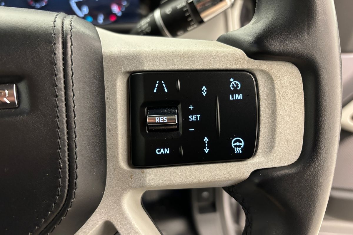 2021 Land Rover Defender 110 D300 X-Dynamic HSE L663