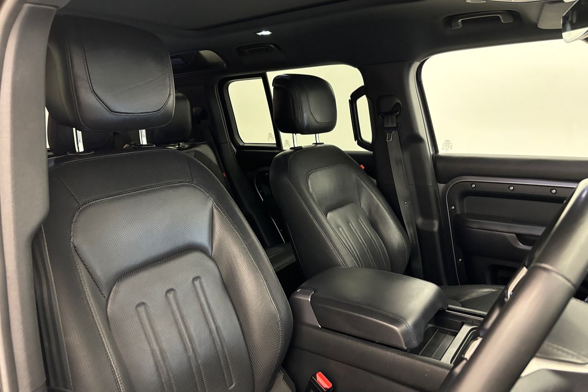 2021 Land Rover Defender 110 D300 X-Dynamic HSE L663