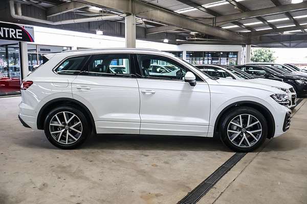2024 Volkswagen Touareg 210TDI Elegance RC