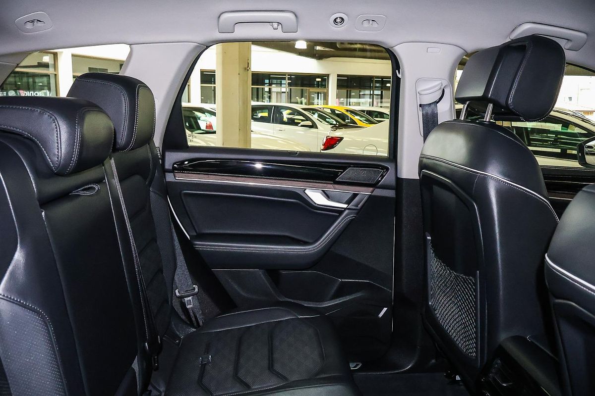 2024 Volkswagen Touareg 210TDI Elegance RC