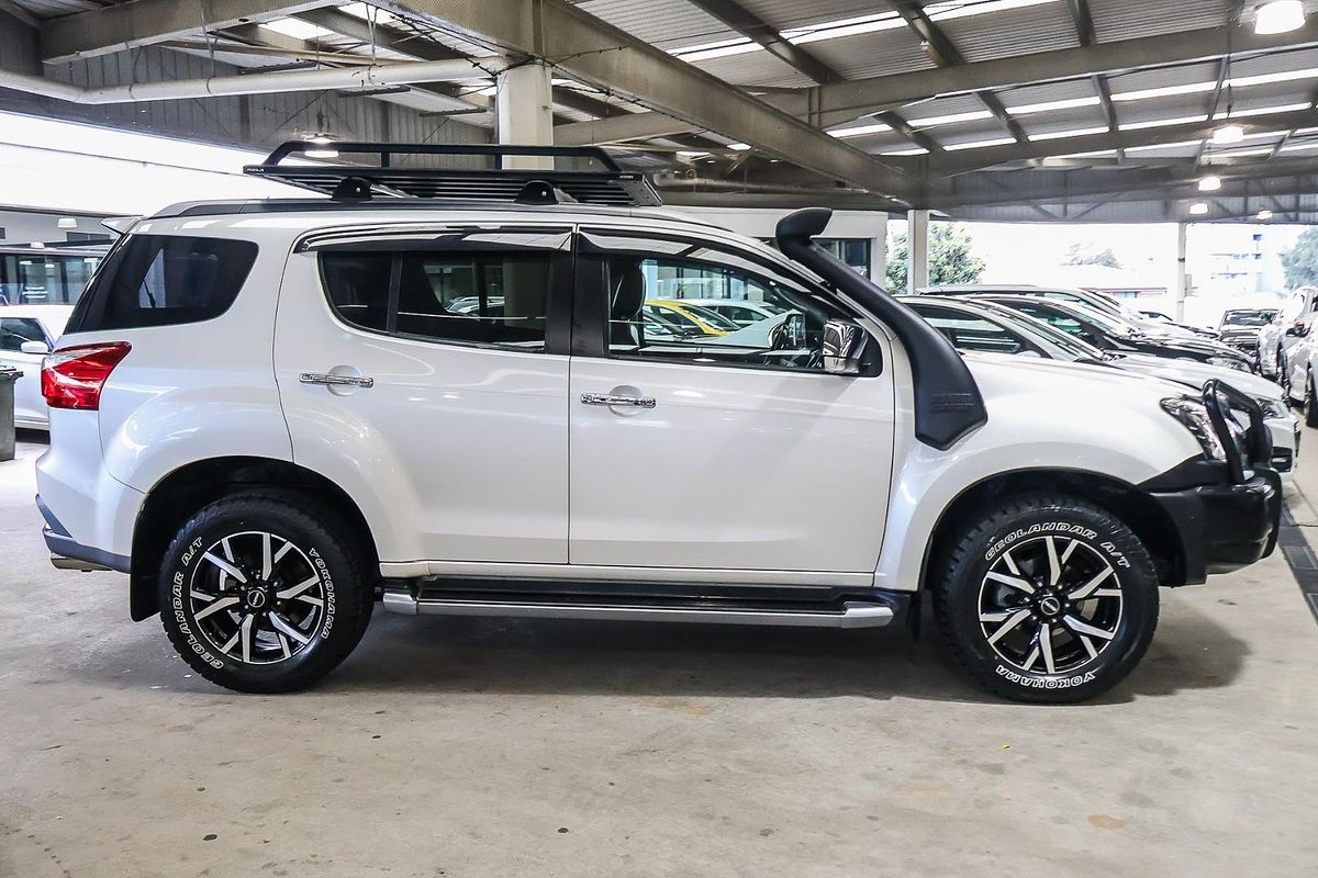 2020 Isuzu MU-X LS-T