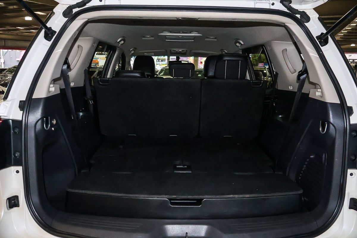 2020 Isuzu MU-X LS-T