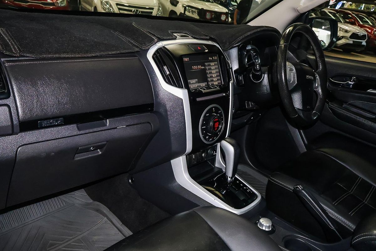 2020 Isuzu MU-X LS-T