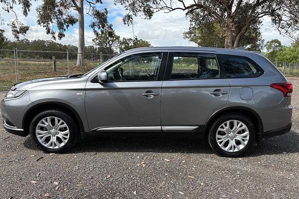 2021 Mitsubishi Outlander ES ZL