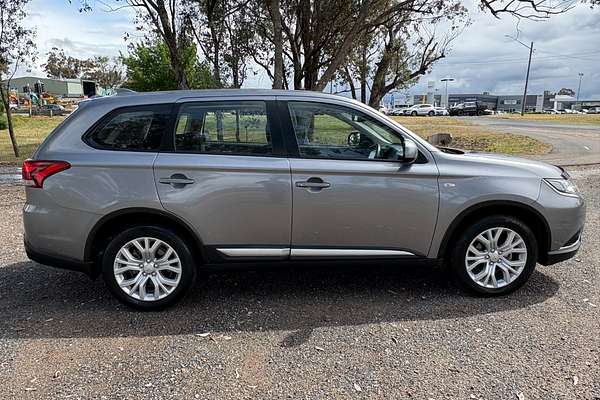 2021 Mitsubishi Outlander ES ZL