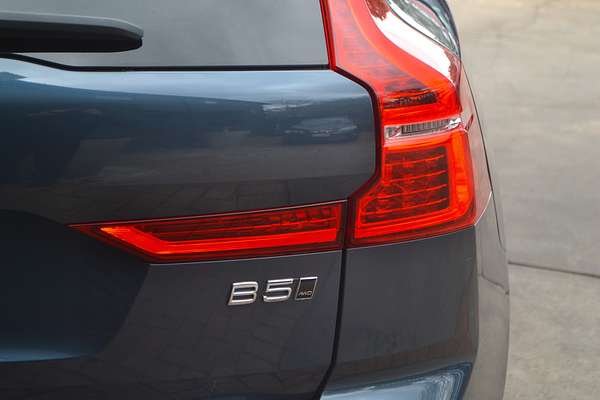 2023 Volvo XC60 Plus B5